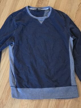 Banana Republic Navy and Heather Blue Crewneck Shirt